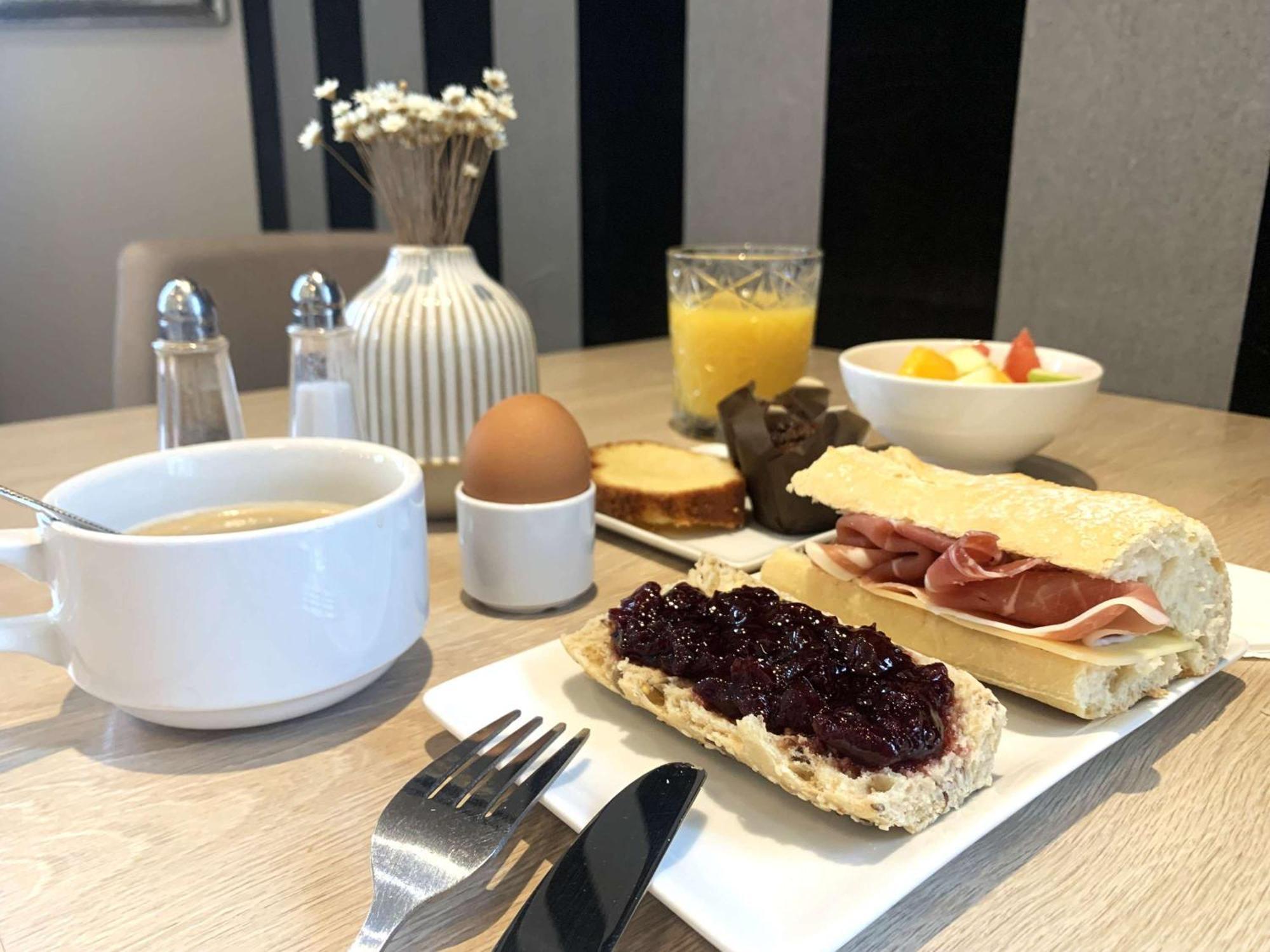 Ibis Styles Rouen Nord-Barentin Hotel Buitenkant foto